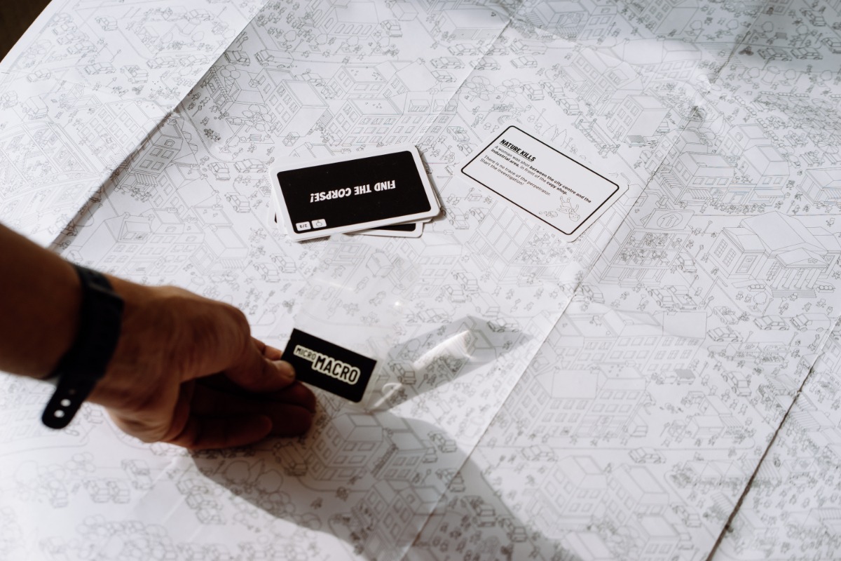 Настільна гра "МікроМакро: Вбивче місто – Аншлаг" - Зображення 3