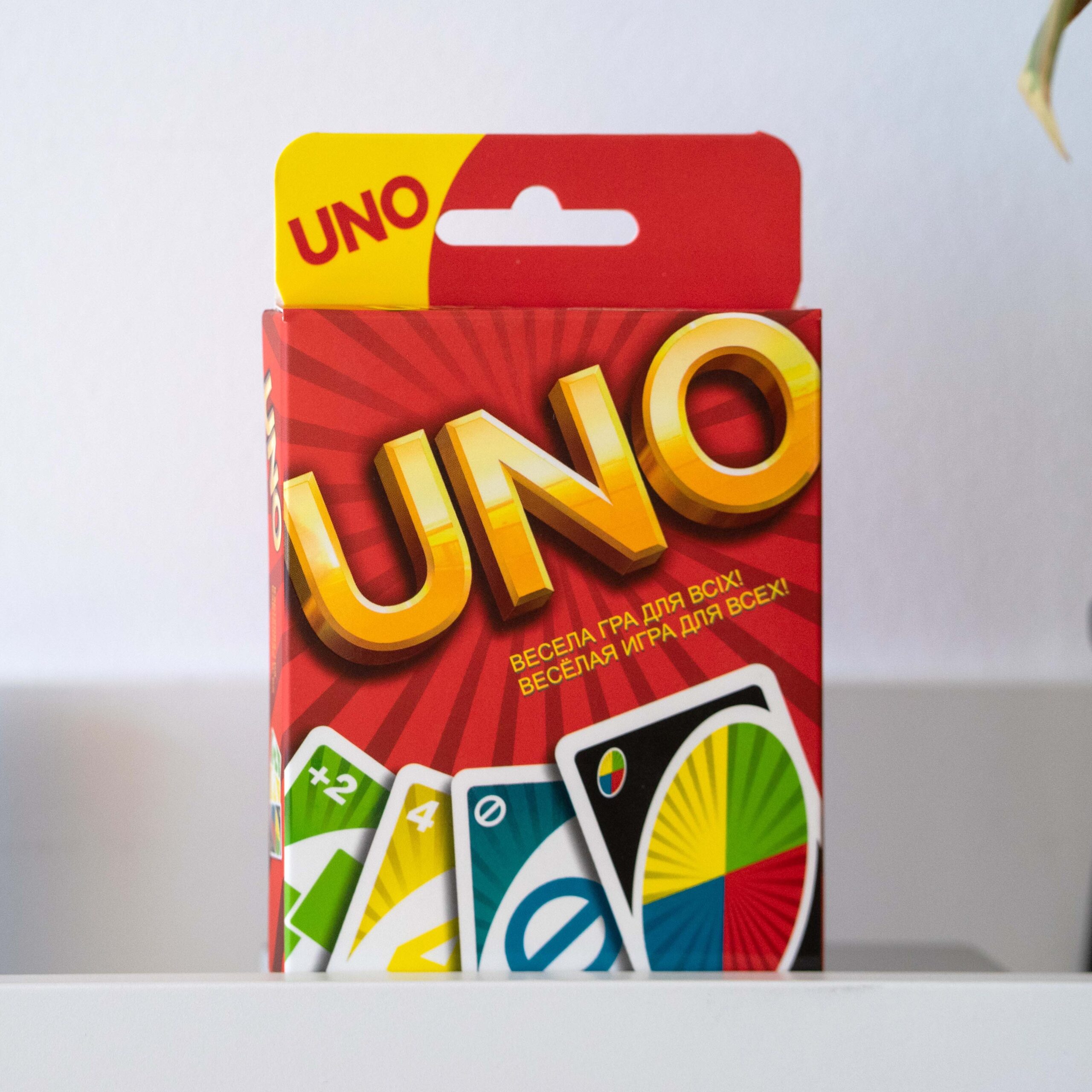 Настільна гра "UNO"