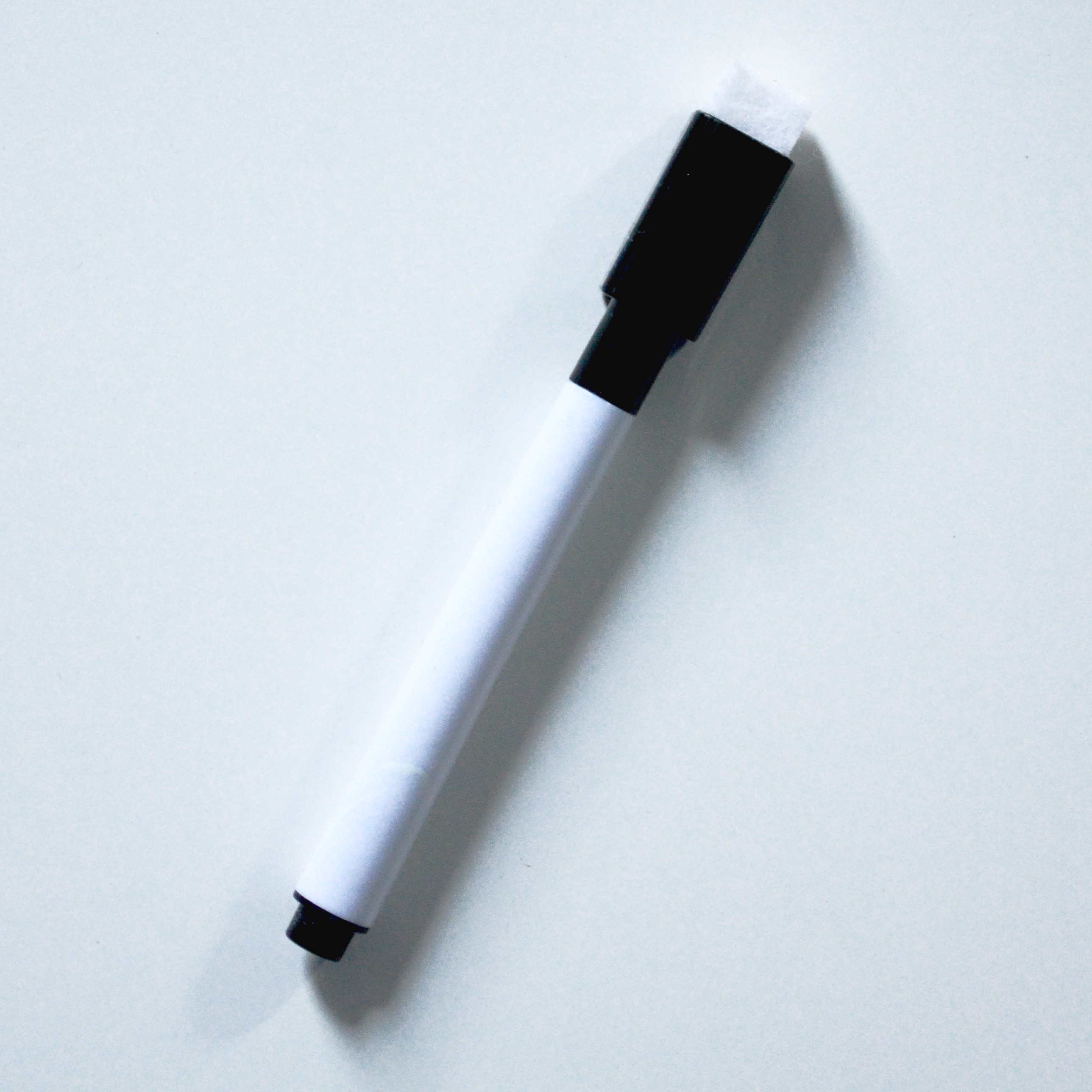 Маркер чорний