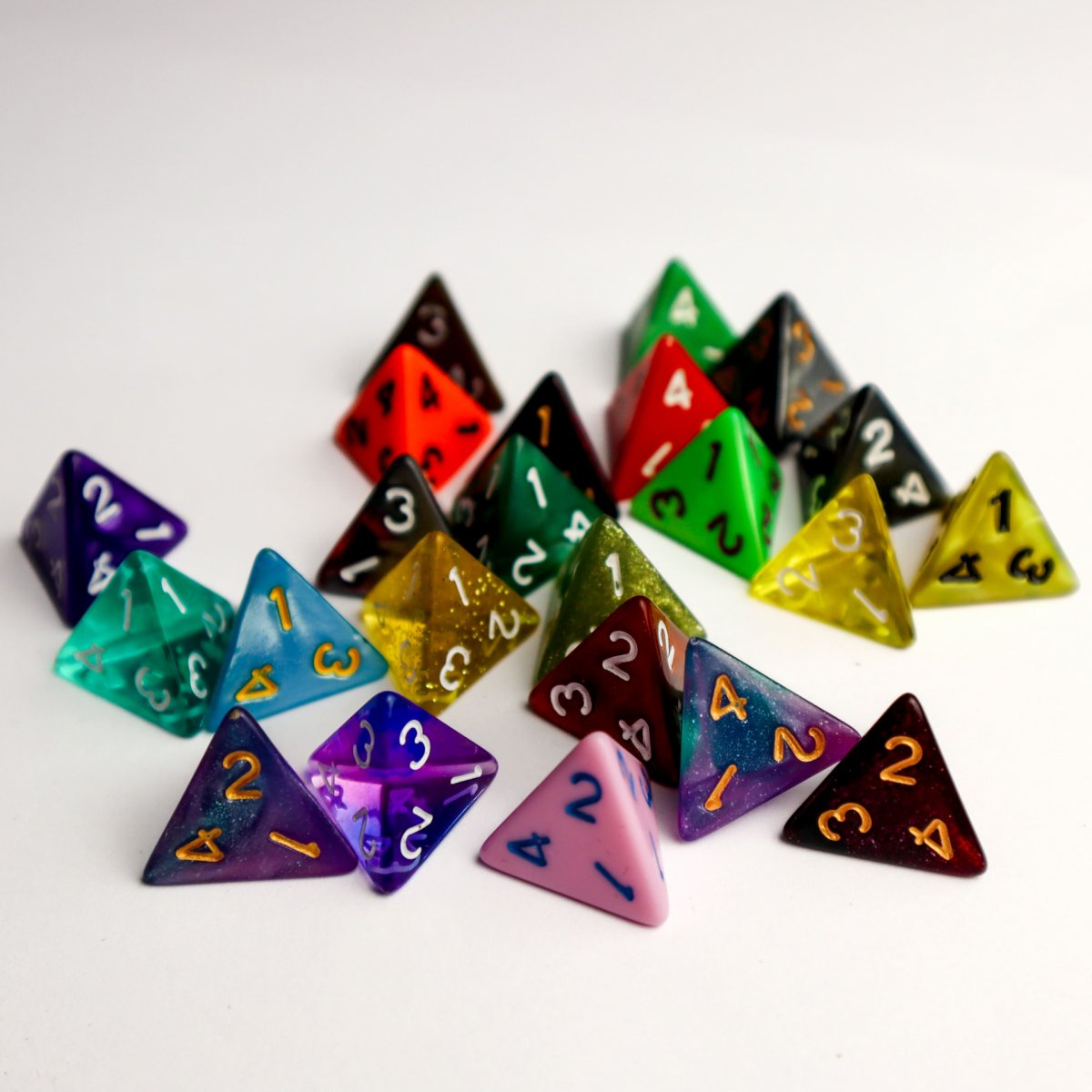 Кубик D4 (в асортименті)