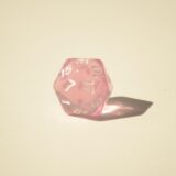 Кубик D20 прозорий – Рожевий