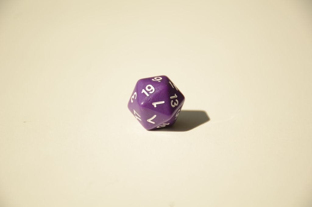 Кубик D20 – Фіолетовий